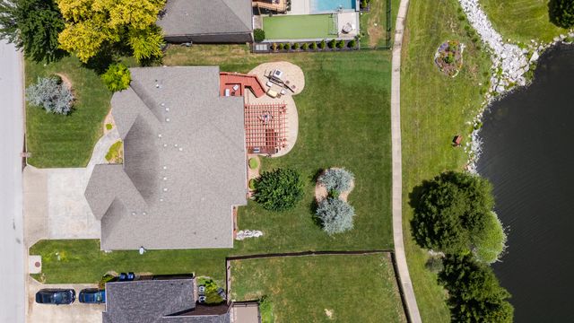 2818 E Cherrybark Street, Springfield, MO 65804