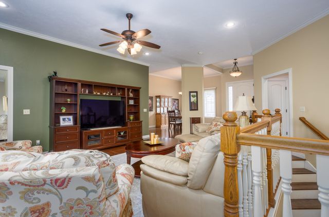 2818 E Cherrybark Street, Springfield, MO 65804