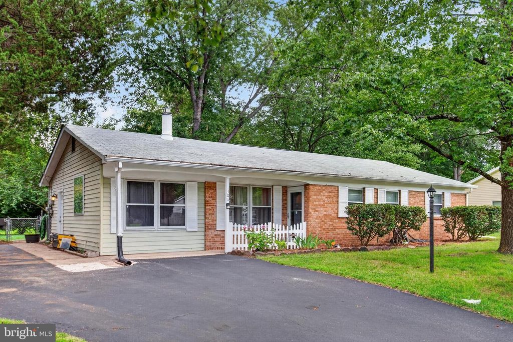 306 TOMPKINS LN, Waldorf, MD 20602