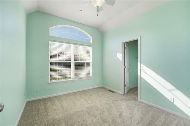 1104 NW 91st Terrace, Kansas City, MO 64155