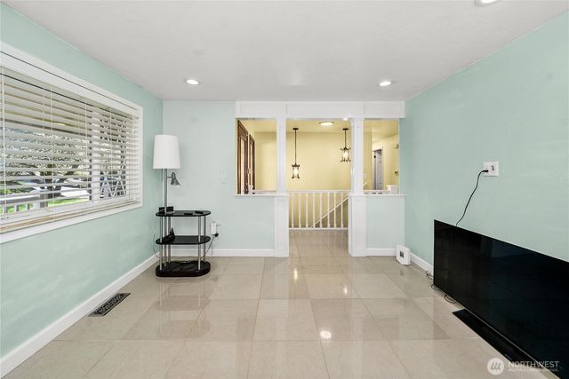 32229 24th Avenue SW, Federal Way, WA 98023