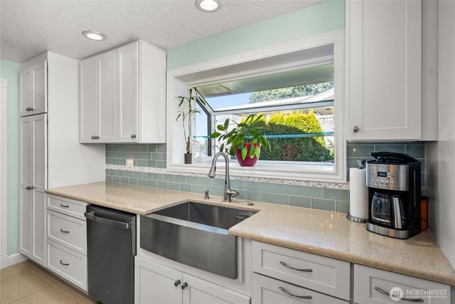 32229 24th Avenue SW, Federal Way, WA 98023