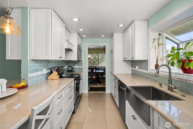 32229 24th Avenue SW, Federal Way, WA 98023