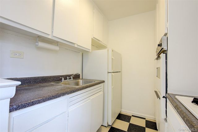 102-30 Queens Boulevard 2H, Forest Hills, NY 11375