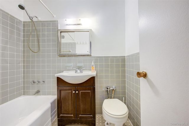 102-30 Queens Boulevard 2H, Forest Hills, NY 11375