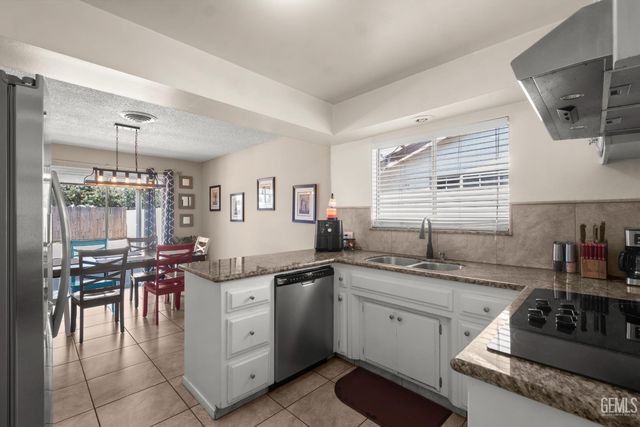 3417 Dell Court, Bakersfield, CA 93304