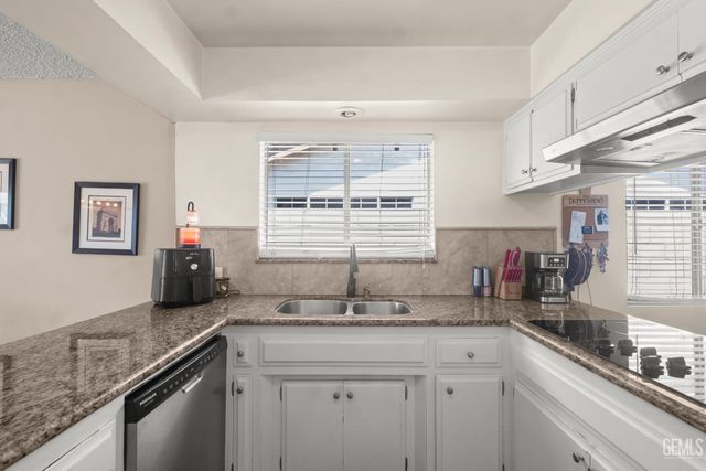 3417 Dell Court, Bakersfield, CA 93304