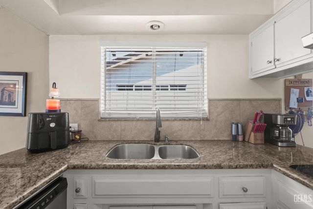 3417 Dell Court, Bakersfield, CA 93304
