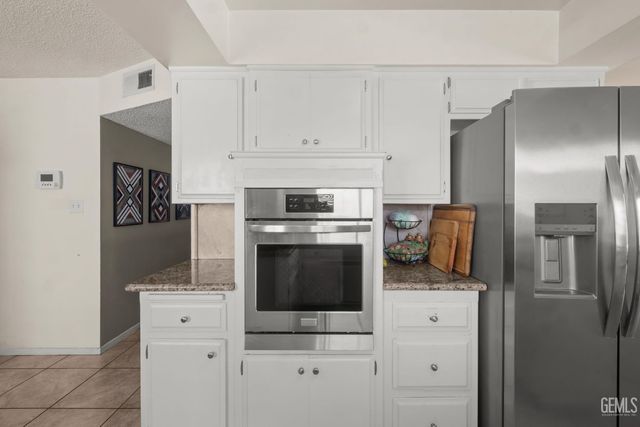 3417 Dell Court, Bakersfield, CA 93304