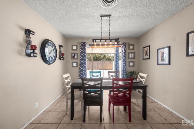 3417 Dell Court, Bakersfield, CA 93304