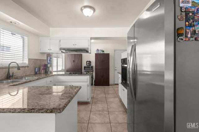 3417 Dell Court, Bakersfield, CA 93304