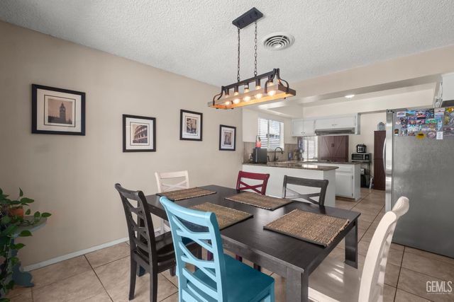 3417 Dell Court, Bakersfield, CA 93304