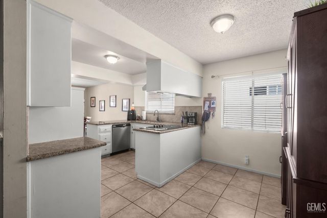 3417 Dell Court, Bakersfield, CA 93304