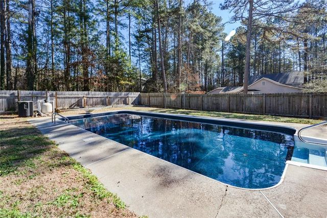 35 Lady Morgan Lane, Dallas, GA 30157