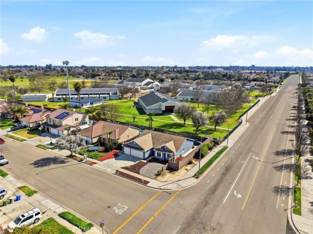 865 Avalon Drive, Lemoore, CA 93245