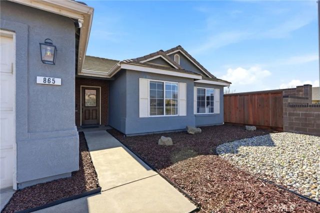 865 Avalon Drive, Lemoore, CA 93245