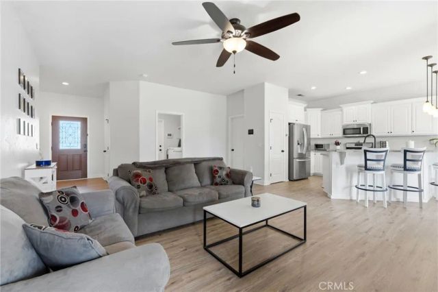 865 Avalon Drive, Lemoore, CA 93245