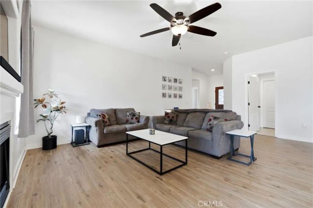 865 Avalon Drive, Lemoore, CA 93245