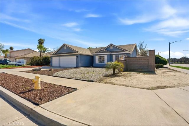 865 Avalon Drive, Lemoore, CA 93245