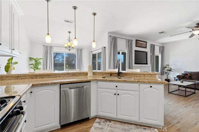 865 Avalon Drive, Lemoore, CA 93245