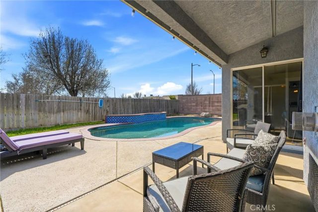865 Avalon Drive, Lemoore, CA 93245