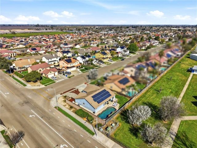 865 Avalon Drive, Lemoore, CA 93245