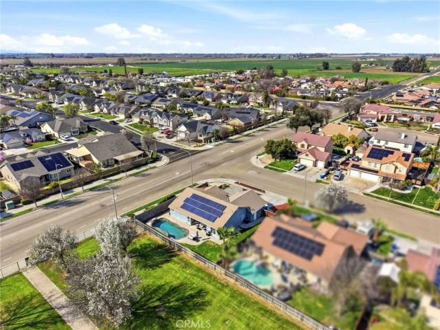 865 Avalon Drive, Lemoore, CA 93245