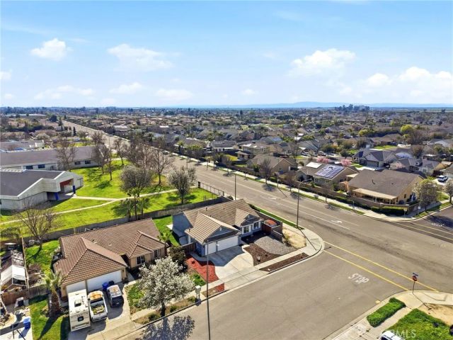865 Avalon Drive, Lemoore, CA 93245