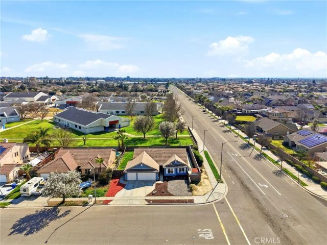 865 Avalon Drive, Lemoore, CA 93245