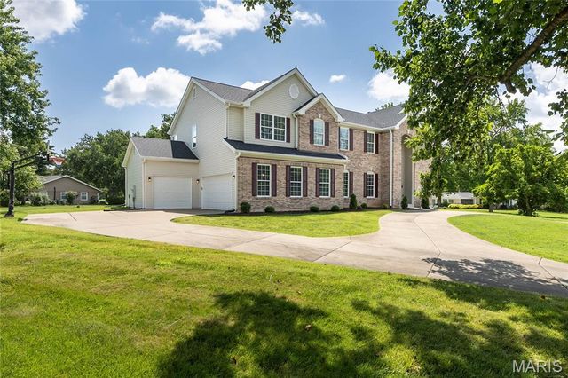 12 Chasselle Lane, Creve Coeur, MO 63141