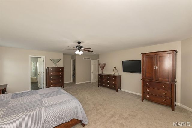 12 Chasselle Lane, Creve Coeur, MO 63141