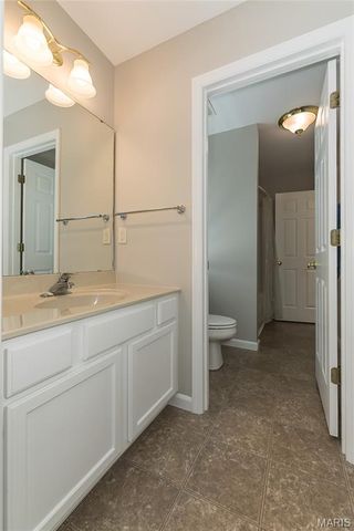 12 Chasselle Lane, Creve Coeur, MO 63141
