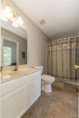 12 Chasselle Lane, Creve Coeur, MO 63141