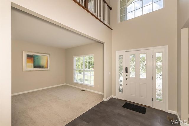 12 Chasselle Lane, Creve Coeur, MO 63141
