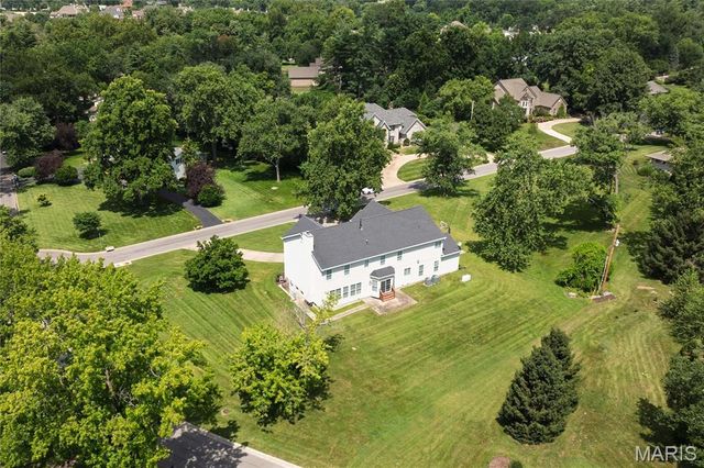 12 Chasselle Lane, Creve Coeur, MO 63141