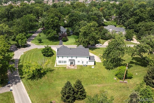 12 Chasselle Lane, Creve Coeur, MO 63141