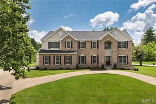 12 Chasselle Lane, Creve Coeur, MO 63141