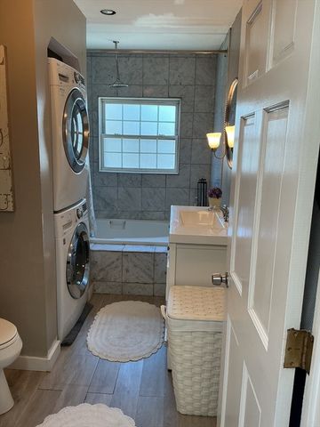 131 H St, Boston, MA 02127