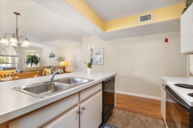 8707 KNIGHTSBRIDGE COURT B, Kissimmee, FL 34747