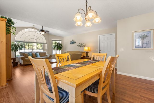 8707 KNIGHTSBRIDGE COURT B, Kissimmee, FL 34747