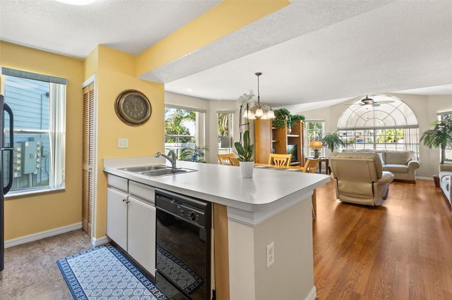 8707 KNIGHTSBRIDGE COURT B, Kissimmee, FL 34747