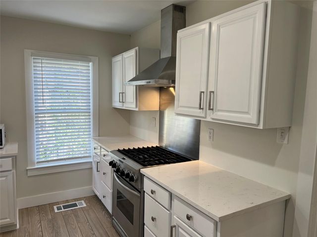 2206 Mountain View RD, Austin, TX 78703