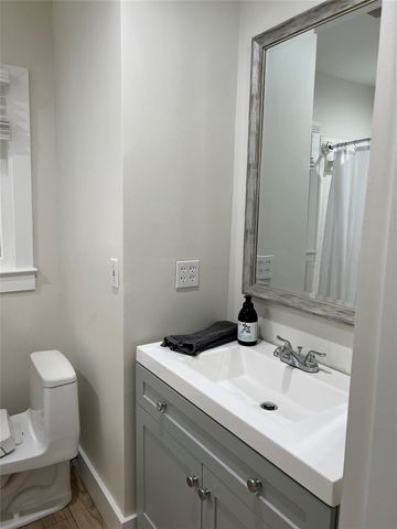 2206 Mountain View RD, Austin, TX 78703