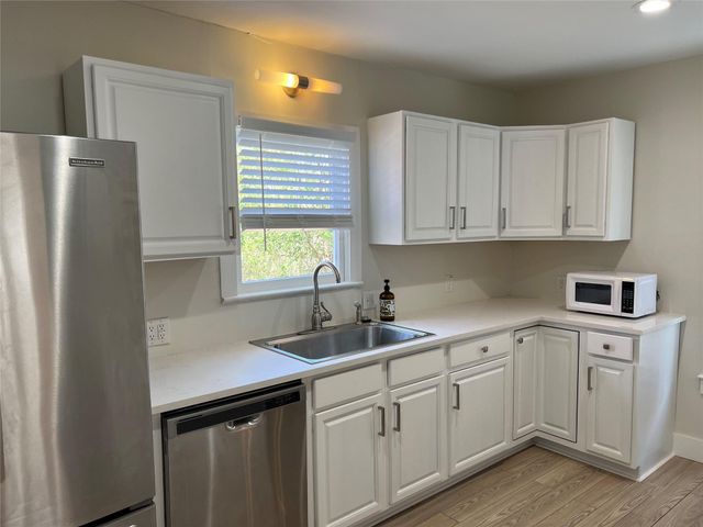 2206 Mountain View RD, Austin, TX 78703