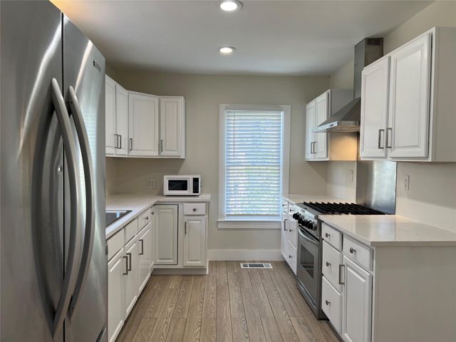 2206 Mountain View RD, Austin, TX 78703