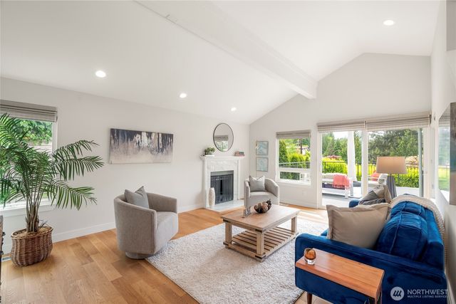 9226 25th Avenue NW, Seattle, WA 98117