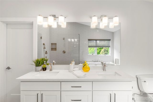 9226 25th Avenue NW, Seattle, WA 98117