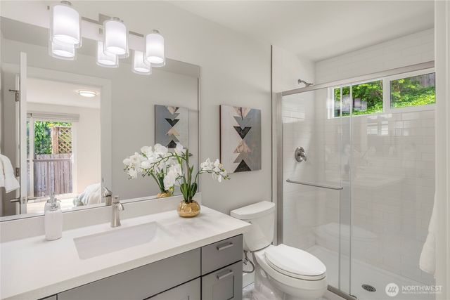 9226 25th Avenue NW, Seattle, WA 98117