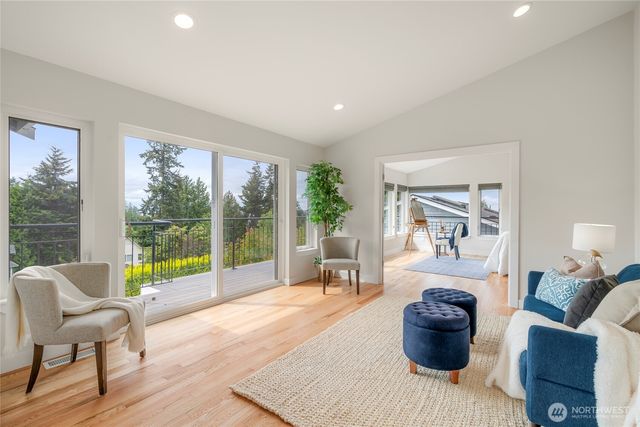 9226 25th Avenue NW, Seattle, WA 98117