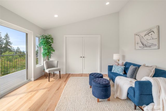 9226 25th Avenue NW, Seattle, WA 98117